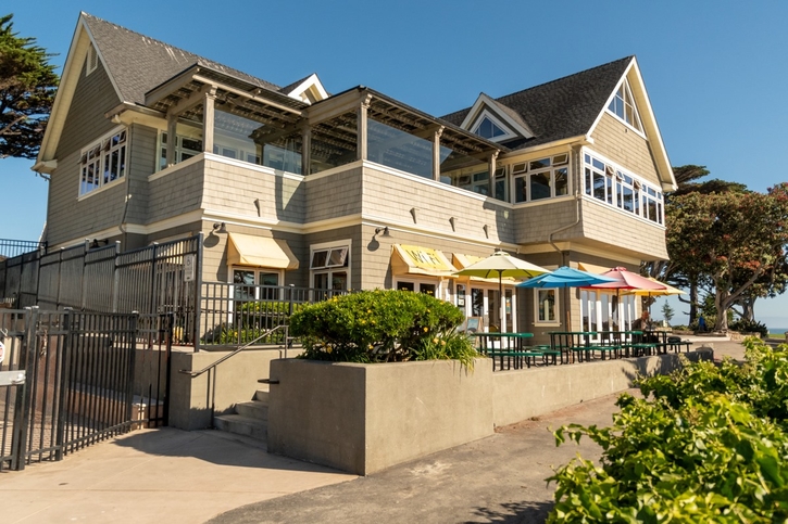 Lover's Point Beach Cafe