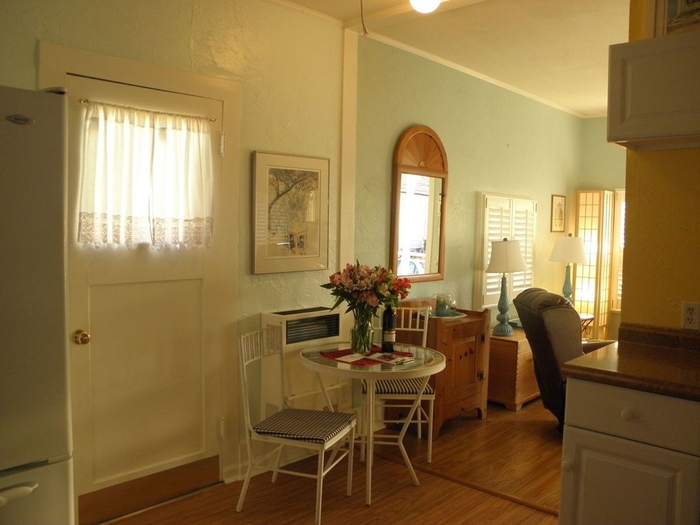 The Merry Little Cottage By The Sea Vacation Rentals Pacific Grove Ca 93950